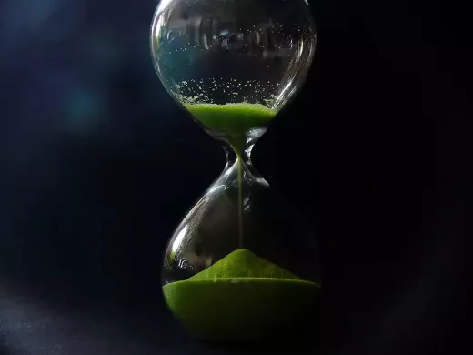 לבוש למבנה הגוף שלך: 5 טיפים לצורות שעון חול